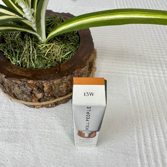 Well People Bio Correct Concealer, 13 W - Picture 7 of 7